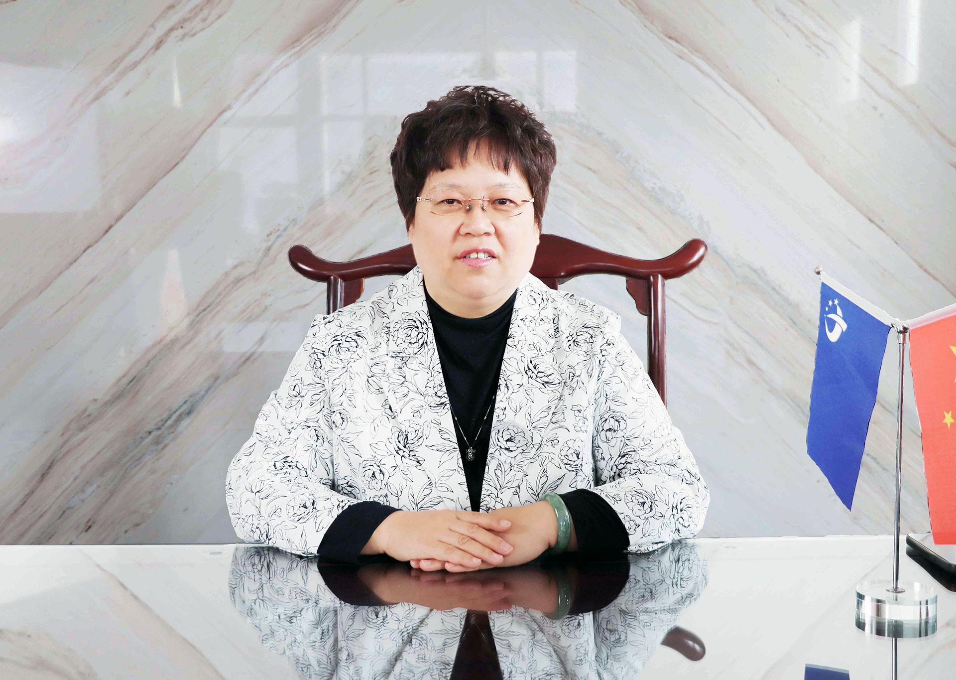 亿诚建设项目管理有限公司董事长-李妮